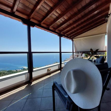 Horizon Studios With Sea View - Free Parking Глосса Екстер'єр фото