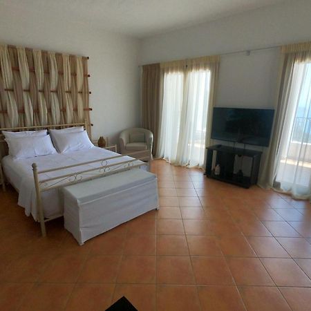 Horizon Studios With Sea View - Free Parking Глосса Екстер'єр фото