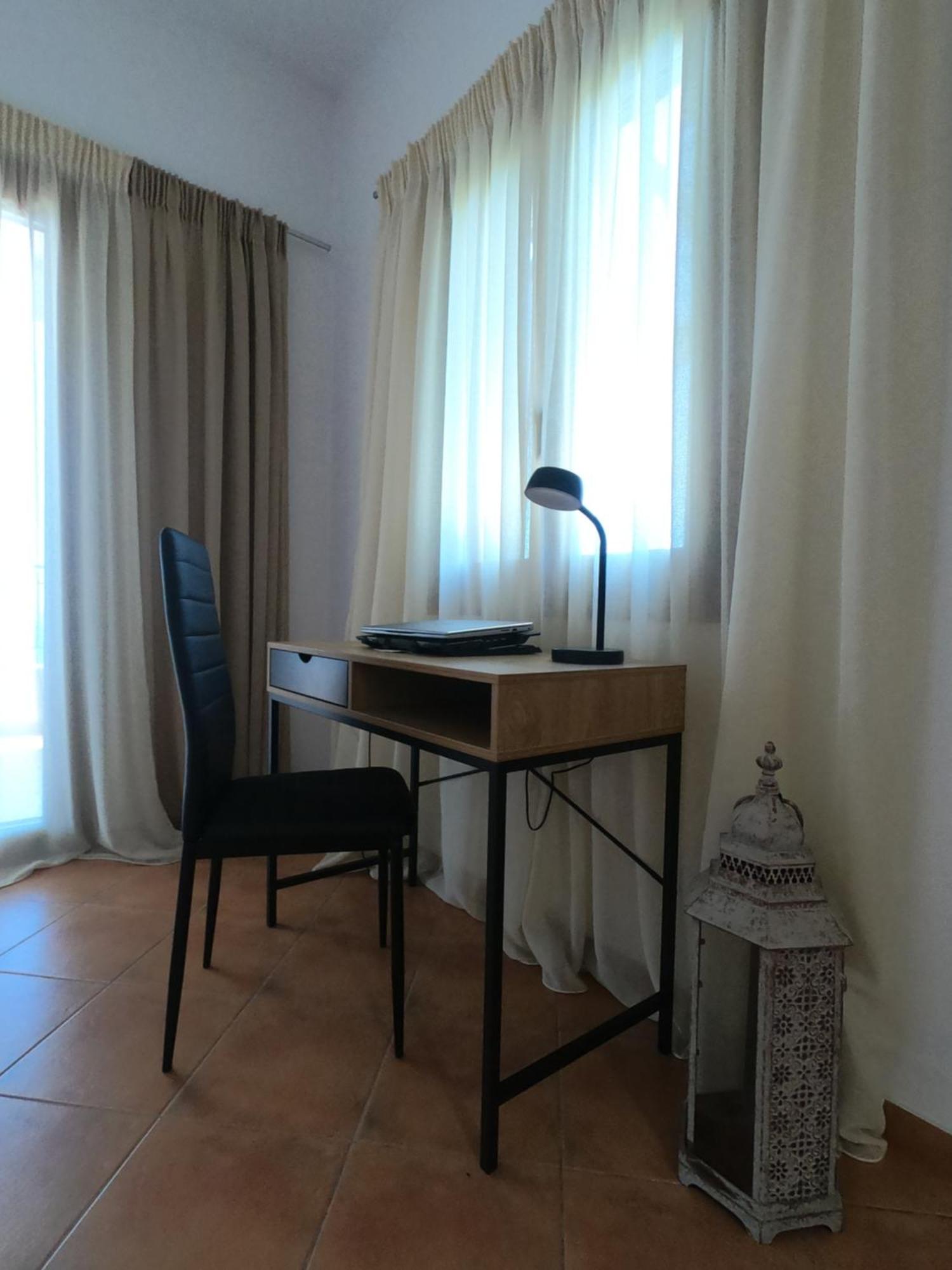 Horizon Studios With Sea View - Free Parking Глосса Екстер'єр фото